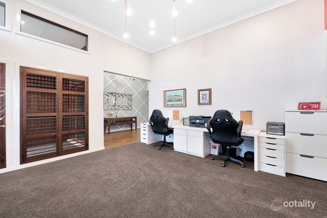 Property photo of 15 Davenport Crescent Cranbourne West VIC 3977