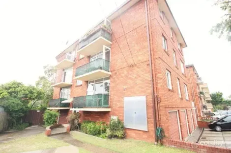 1/2 Brittain Cres, Hillsdale, NSW 2036