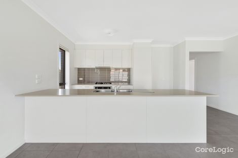 Property photo of 29 Escapade Boulevard Craigieburn VIC 3064