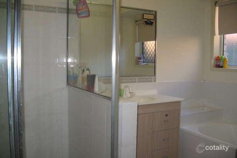 Property photo of 19 Dianthus Place Flinders View QLD 4305