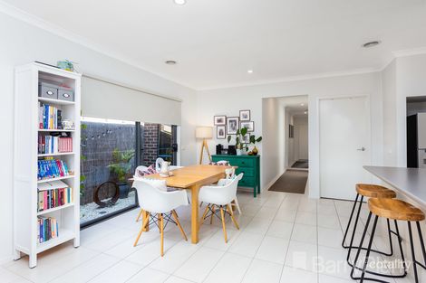 Property photo of 17 Edge View Point Cook VIC 3030