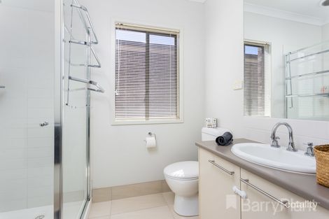 Property photo of 17 Edge View Point Cook VIC 3030
