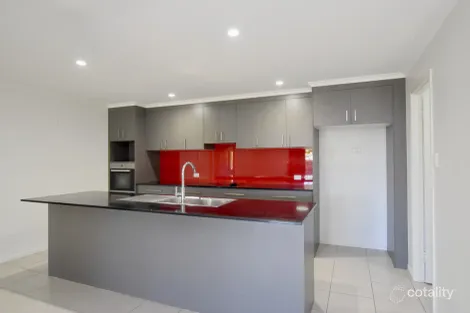 Property photo of 2 Grasstree Crescent Kirkwood QLD 4680