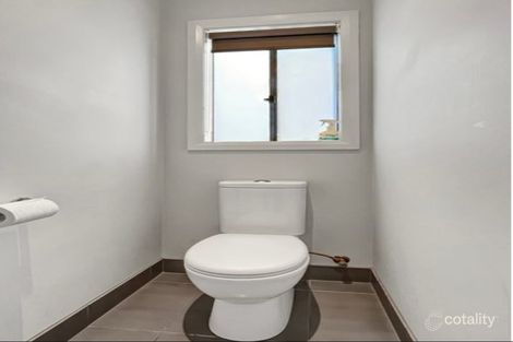 Property photo of 8 William Court Officer VIC 3809