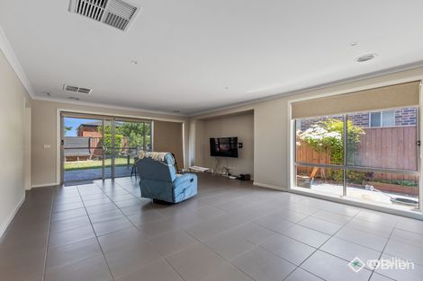 Property photo of 24 Onyx Crescent Officer VIC 3809