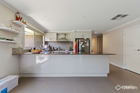 Property photo of 24 Onyx Crescent Officer VIC 3809