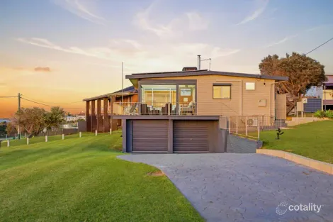 Property photo of 25 Spinaway Parade Falcon WA 6210