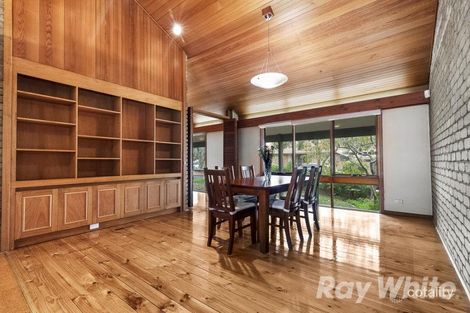 Property photo of 132 Lawrence Road Mount Waverley VIC 3149
