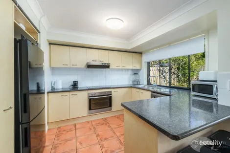 Property photo of 28/19 Harrow Place Arundel QLD 4214