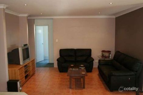Property photo of 16 Jindare Loop Carramar WA 6031