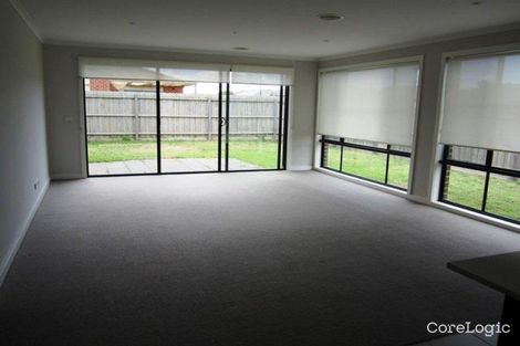 Property photo of 2 Barmera Way Truganina VIC 3029