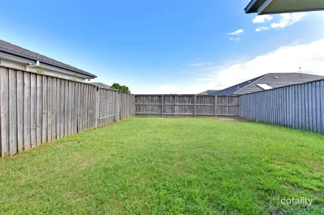 Property photo of 28A Threlkeld Crescent Fletcher NSW 2287