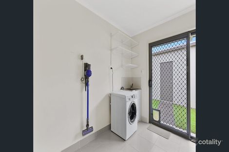 Property photo of 96 Woocoo Drive Oakhurst QLD 4650