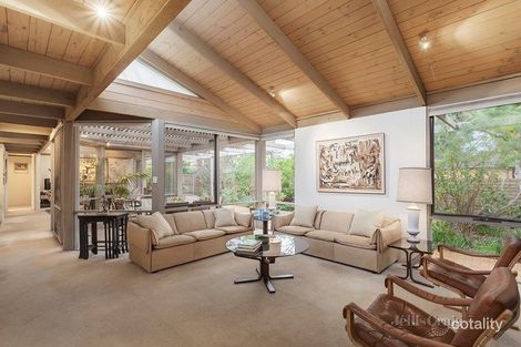 Property photo of 19 Hilton Street Mount Waverley VIC 3149