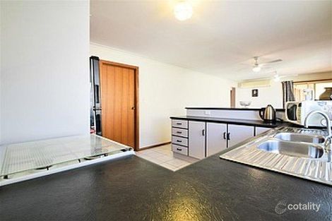 Property photo of 8 Mawson Circuit Woodcroft SA 5162
