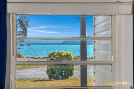 Property photo of 1 Bronte Crescent Sunshine Bay NSW 2536