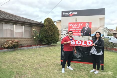 Property photo of 5 Calshot Grove Gladstone Park VIC 3043