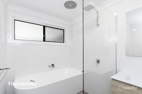 Property photo of 10 Dalman Parkway Glenfield Park NSW 2650