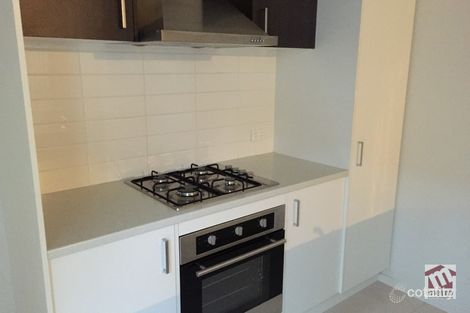Property photo of 27/11 Hawk Avenue Pakenham VIC 3810