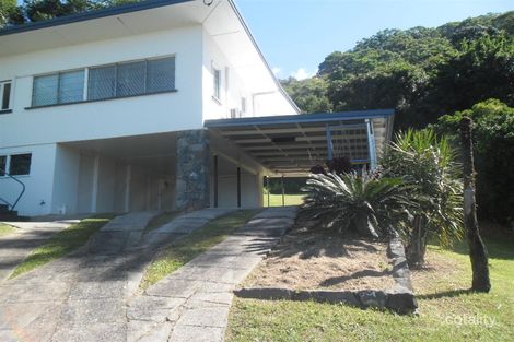 Property photo of 136 Hillview Crescent Whitfield QLD 4870