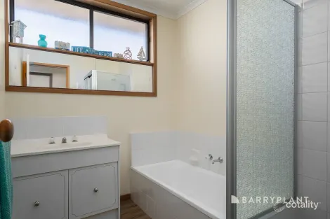 Property photo of 151 First Avenue Rosebud VIC 3939