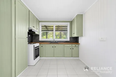 Property photo of 7 Centre Avenue Werribee VIC 3030