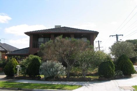 27 Orleans Rd, Avondale Heights, VIC 3034