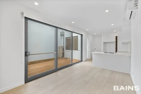 Property photo of 26 Mirimbah Walk Wollert VIC 3750