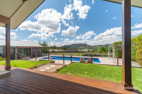 Property photo of 39 Falcon Drive Calala NSW 2340
