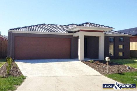 Property photo of 12 Whipbird Court Pakenham VIC 3810