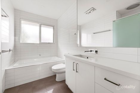 Property photo of 2/4 Bogong Court Doncaster East VIC 3109