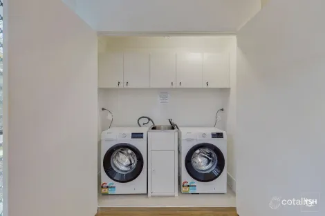 Property photo of 84 William Terrace Oxley QLD 4075