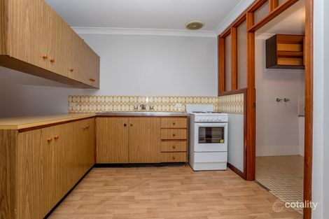 Property photo of 13/4 Glastonbury Road Armadale WA 6112