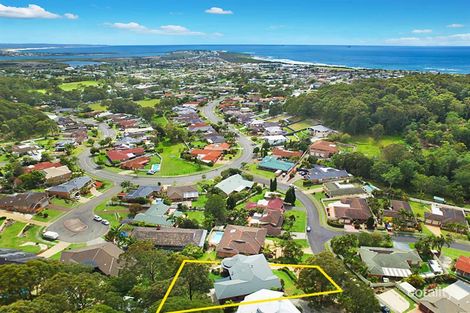 Property photo of 10 Palm Tree Crescent Caves Beach NSW 2281