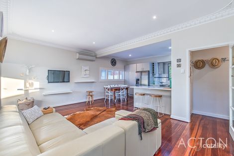 21a Woodley Cres, Melville, WA 6156