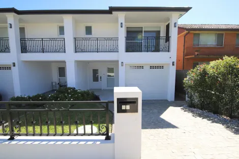 86 Rex Rd, Georges Hall, NSW 2198