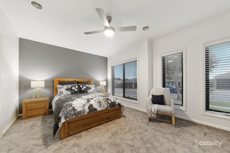 Property photo of 45 Emerald Rise Skye VIC 3977