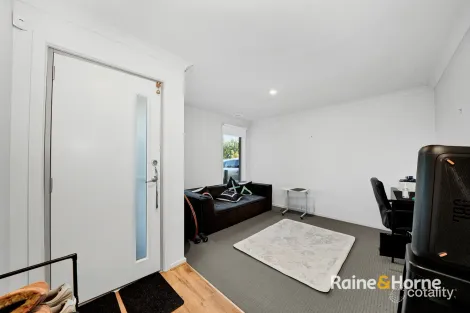 Property photo of 4 Living Crescent Point Cook VIC 3030