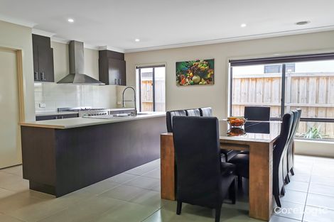 Property photo of 17 Freshfields Drive Cranbourne North VIC 3977