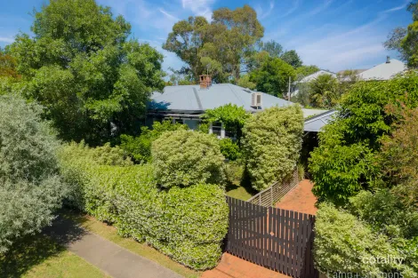 17 College Ave, Armidale, NSW 2350