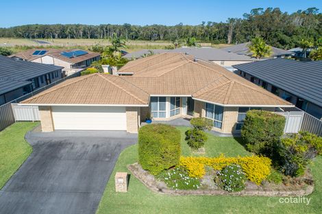 17 Harold Tory Dr, Yamba, NSW 2464