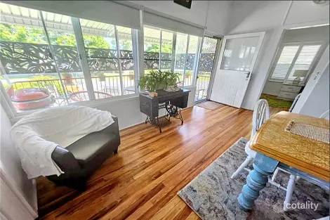 Property photo of 6 Armstrong Beach Road Armstrong Beach QLD 4737