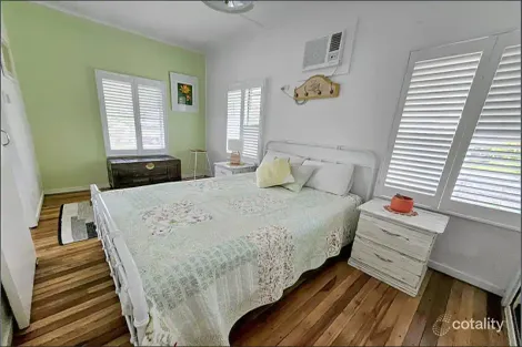 Property photo of 6 Armstrong Beach Road Armstrong Beach QLD 4737