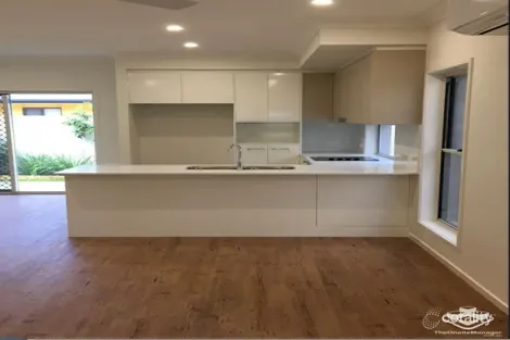 5-9 Victor St, Birkdale, QLD 4159