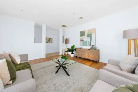 Property photo of 35 Alec Hope Crescent Franklin ACT 2913