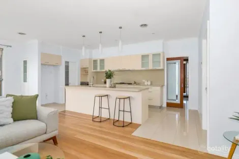 Property photo of 35 Alec Hope Crescent Franklin ACT 2913