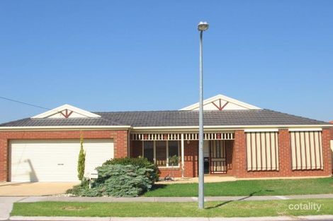 13 Kensington Cres, Altona Meadows, VIC 3028