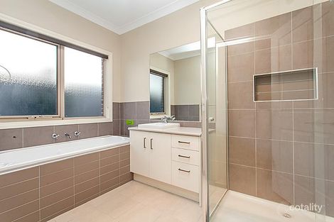 Property photo of 28 Runnymeade Lane Brookfield VIC 3338