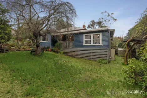 6 Stringybark Rd, Cockatoo, VIC 3781