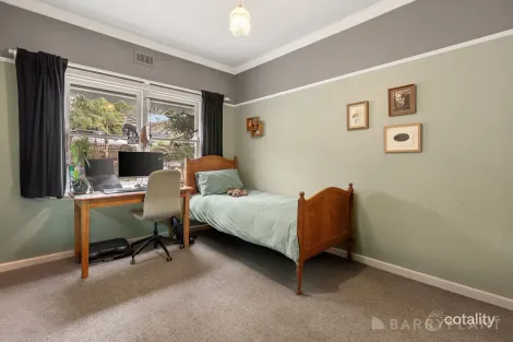 Property photo of 6 Stringybark Road Cockatoo VIC 3781